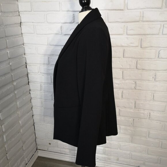 Reitmans Ladies Size 11 Lined Black Blazer with Shoulder Pads - Picture 4 of 11